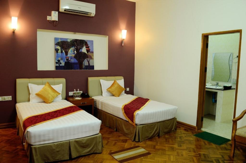 Myat Nan Yone Hotel Naypyidaw Zimmer foto
