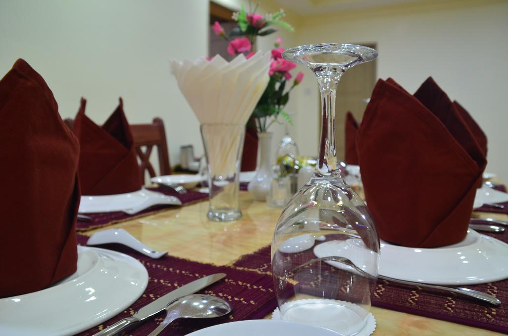 Myat Nan Yone Hotel Naypyidaw Exterior foto