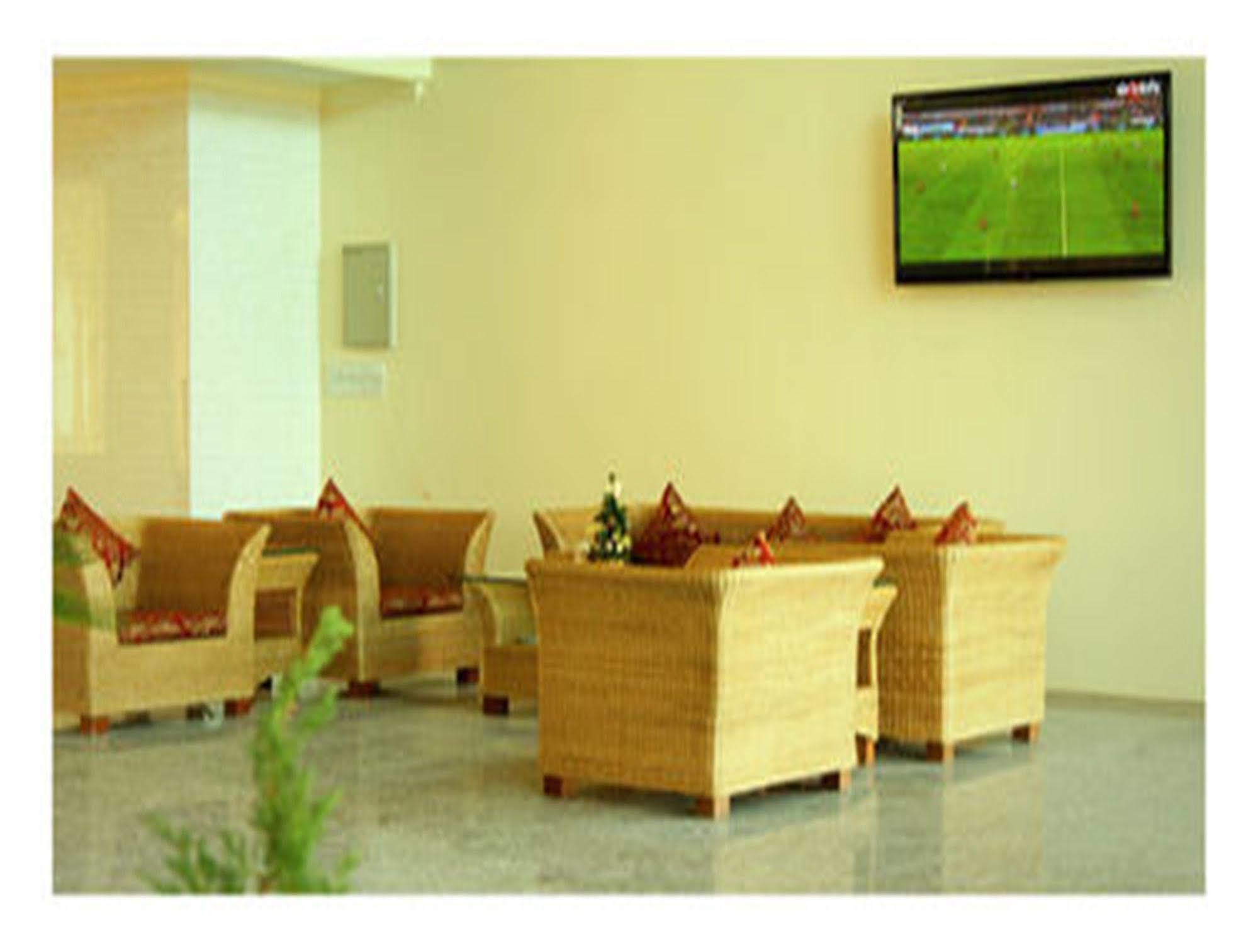 Myat Nan Yone Hotel Naypyidaw Exterior foto