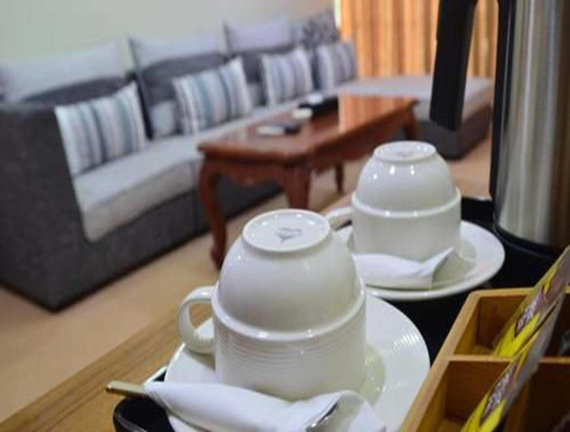 Myat Nan Yone Hotel Naypyidaw Exterior foto