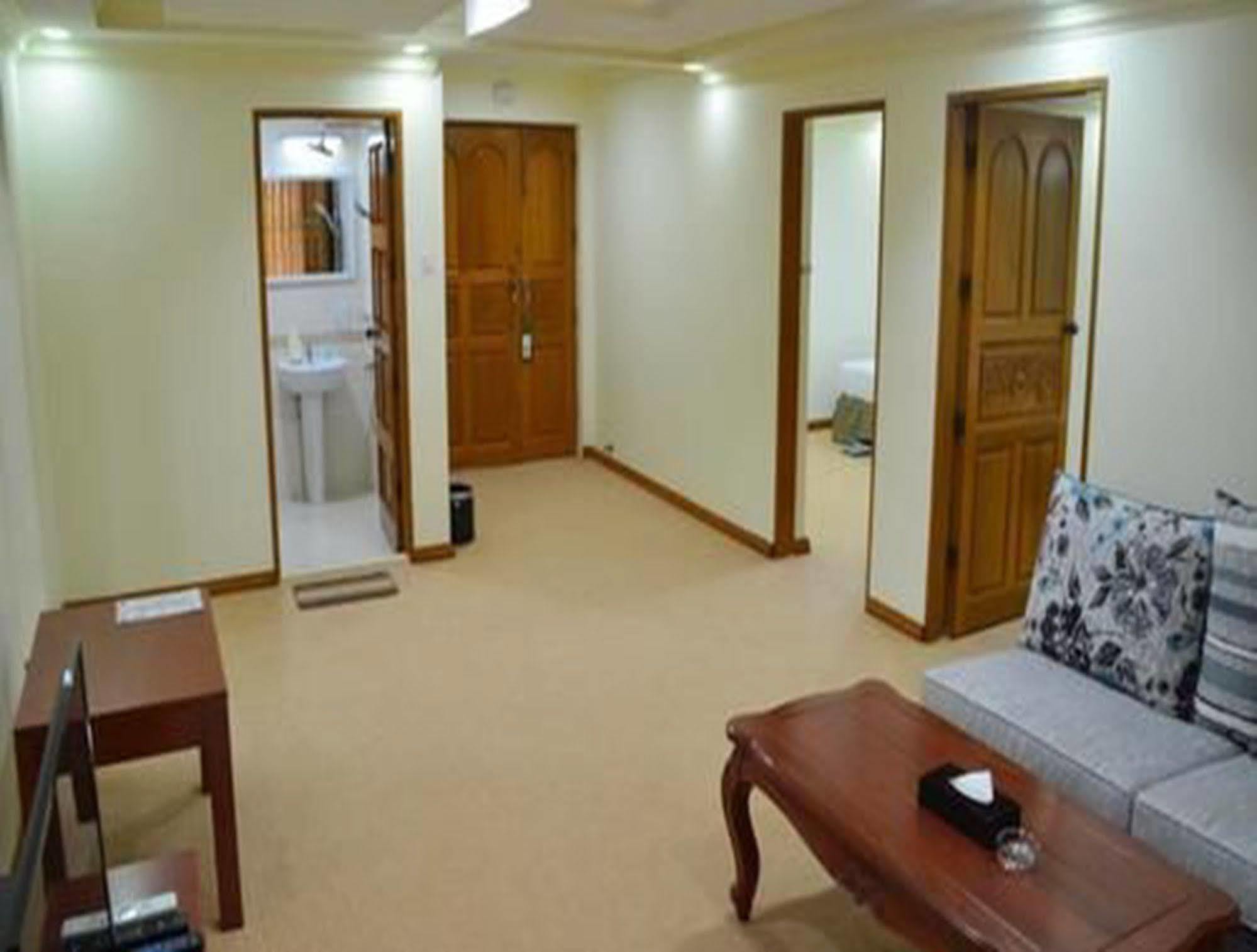 Myat Nan Yone Hotel Naypyidaw Exterior foto