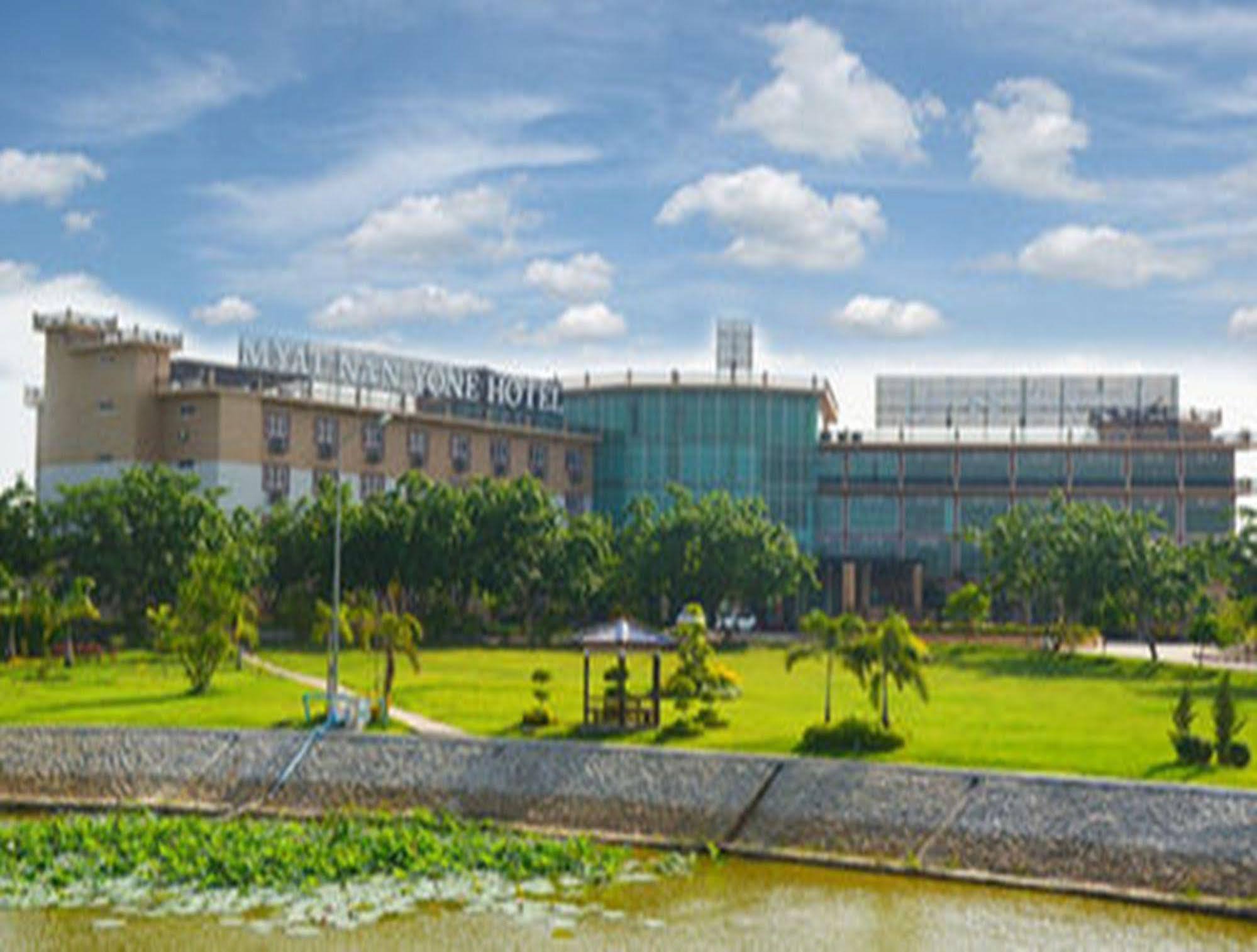 Myat Nan Yone Hotel Naypyidaw Exterior foto